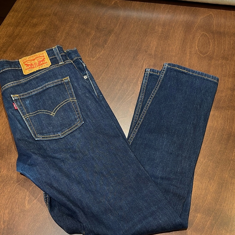 Men’s Levi dark blue jeans 510. W34 L32 like new